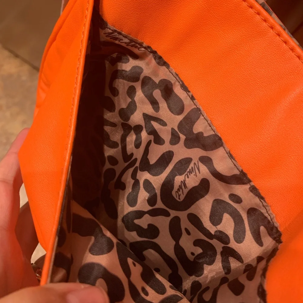 Nine West Crossbody Purse Leopard Print Lining Bright Orange Coral - Picture 12 of 15